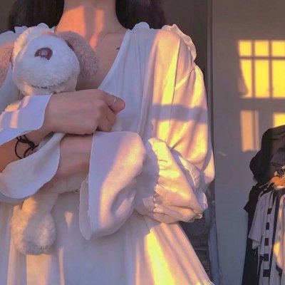 穿书后，我在七零狂揽主角气运